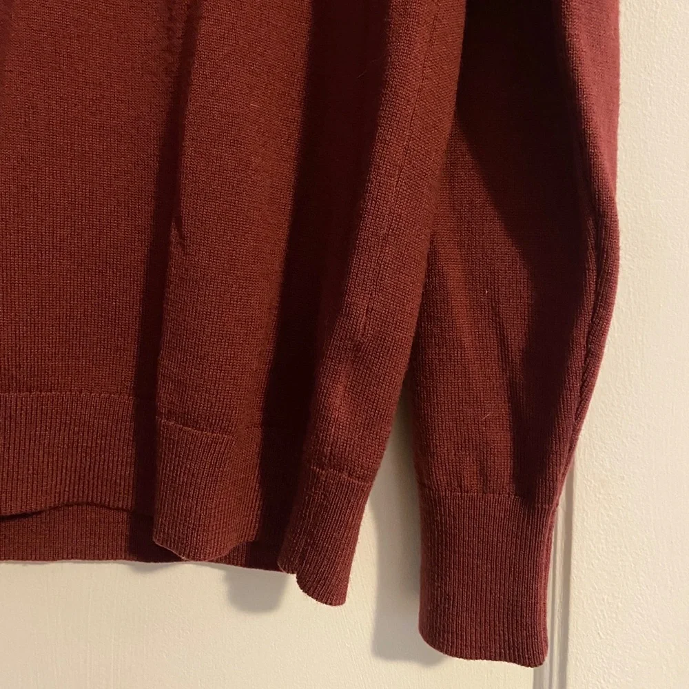 J Crew Men's 100% Merino Wool Burnt Orange V-Neck Sweater Size Medium